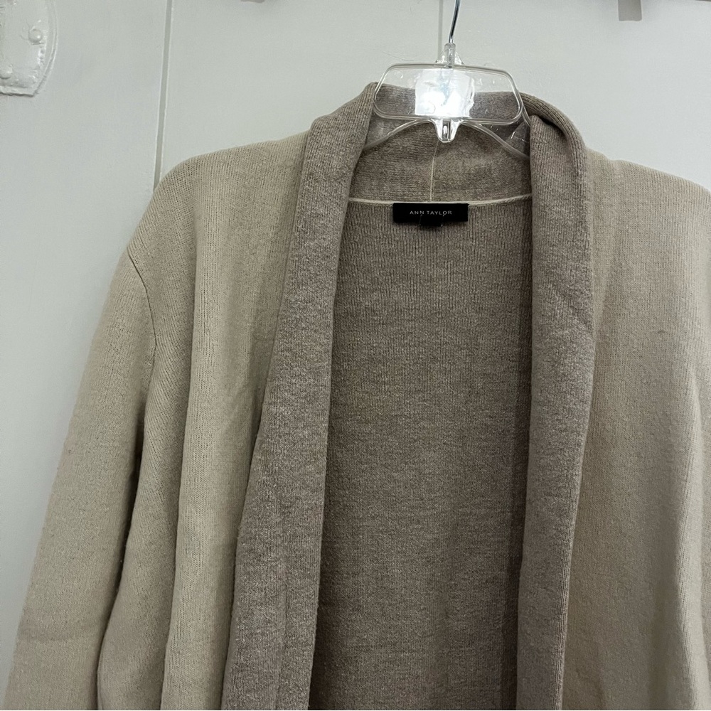 Ann Taylor Women's Two-Tone Long Open Front Sweater with Pockets - Size M - Picture 5 of 13